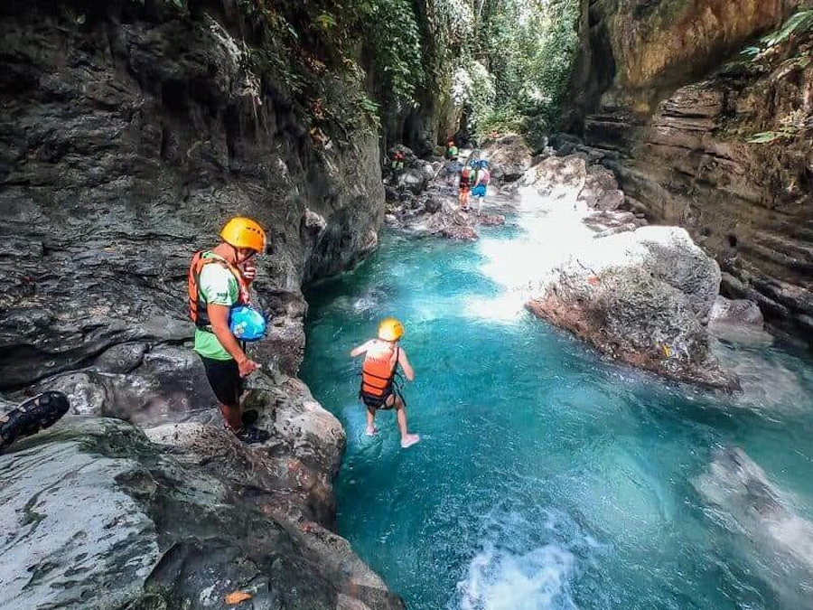 7Days Philippines: Cebu – Moalboal – Oslob – Boracay