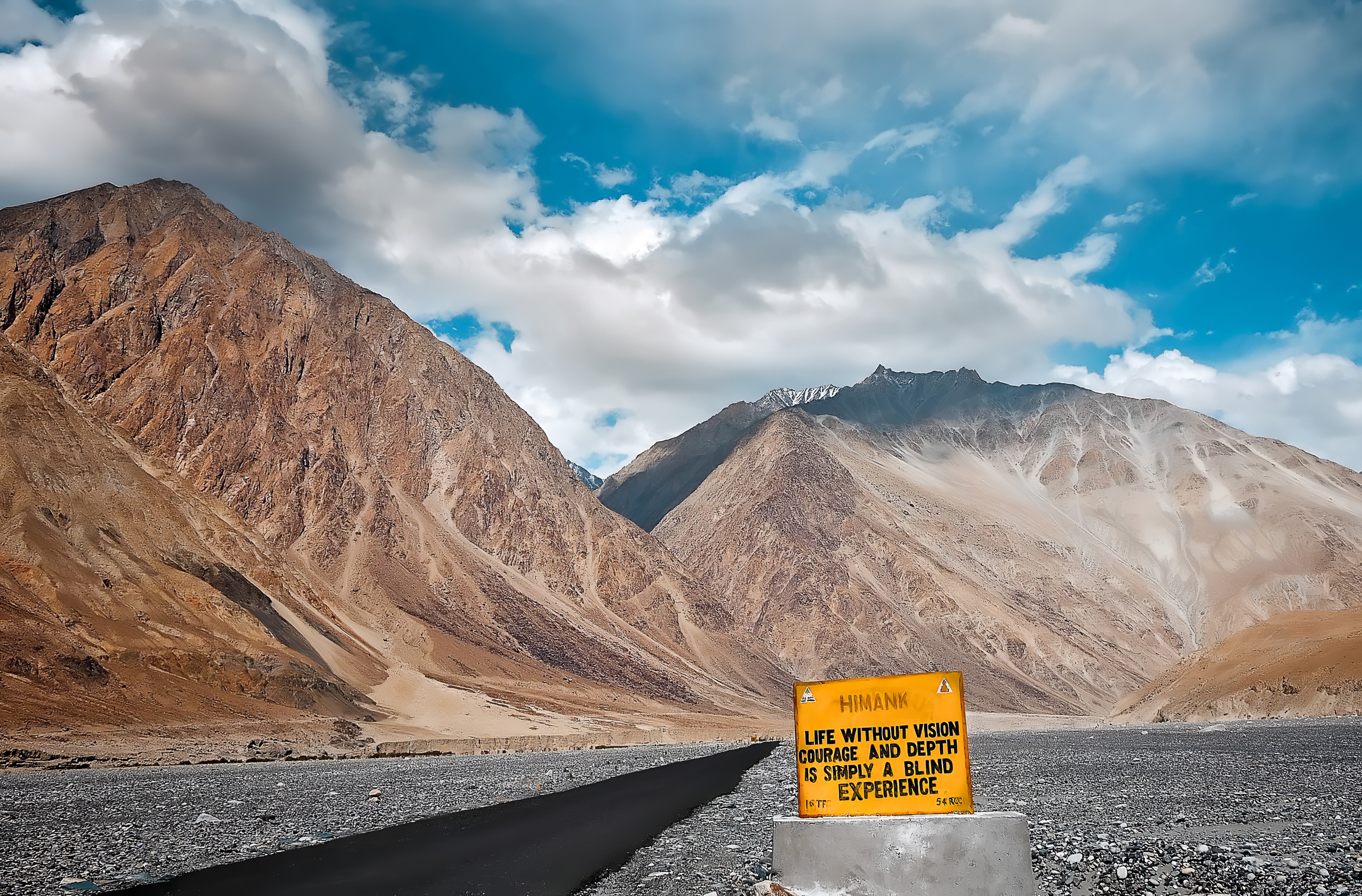 8 Days Ultimate Ladakh Expedition with Umlingla